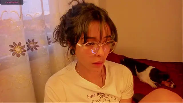 Snapshot of aluna_0310 chatting on 16, 12, 2024 aluna 0310 online show from 16, 12, 2024