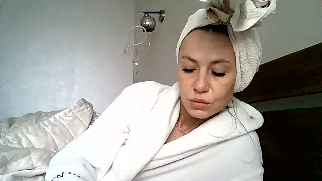 JulianaGold1 online show from 18, 3, 2026