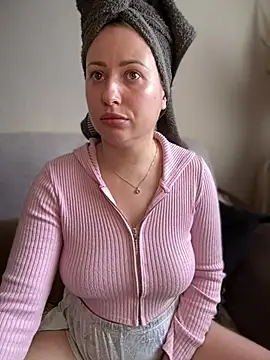 AlisaWhite online show from 9, 1, 2025