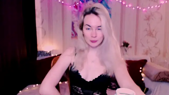 xxxcharismaaa online show from 17, 4, 2026