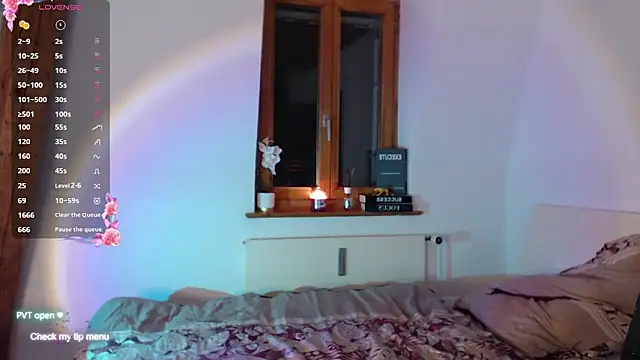 Snapshot of alissonsweett chatting on 12, 9, 2025 alissonsweett online show from 12, 9, 2025