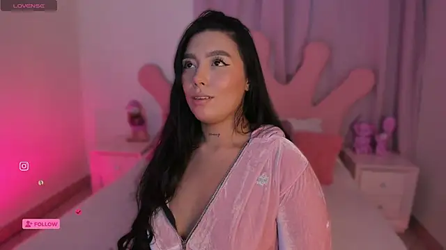 Snapshot of shantall_vidales_ chatting on 13, 10, 2025 shantall vidales online show from 13, 10, 2025