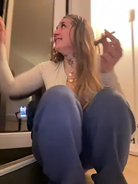 Snapshot of chloetease chatting on 16, 12, 2024 chloetease online show from 16, 12, 2024