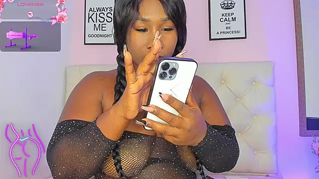 Snapshot of WhitneyWells chatting on 14, 10, 2025 WhitneyWells online show from 14, 10, 2025