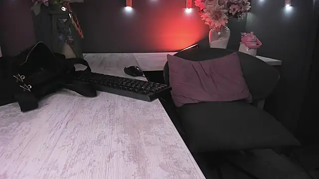 veronicafalcon online show from 4, 6, 2026