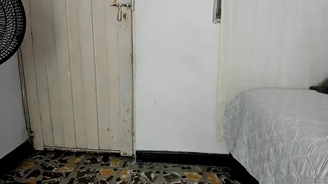 BlowMommy  online show from 4, 3, 2025