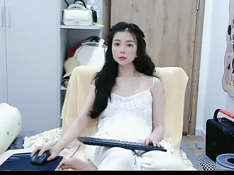 Cute Ruby01 online show from 20, 6, 2026