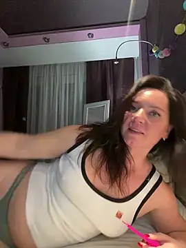 Snapshot of HotMilfMargo chatting on 25, 11, 2025 HotMilfMargo online show from 25, 11, 2025