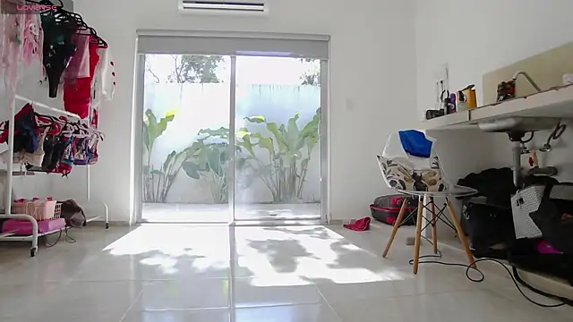 PartyQqHouse online show from 6, 7, 2026