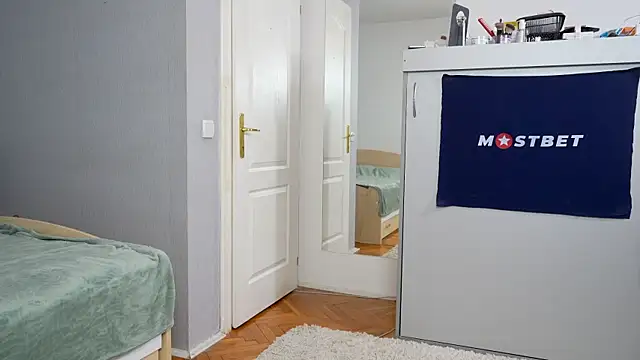 Snapshot of foxeslovefoxes chatting on 15, 12, 2024 foxeslovefoxes online show from 15, 12, 2024