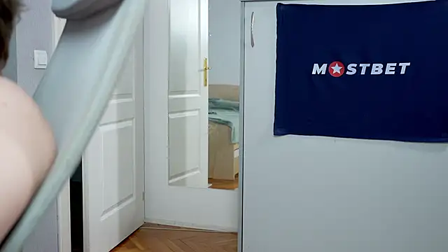 Snapshot of foxeslovefoxes chatting on 6, 1, 2025 foxeslovefoxes online show from 6, 1, 2025