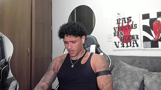 Snapshot of Alessandro_Vanni chatting on 9, 2, 2026 Alessandro Vanni online show from 9, 2, 2026