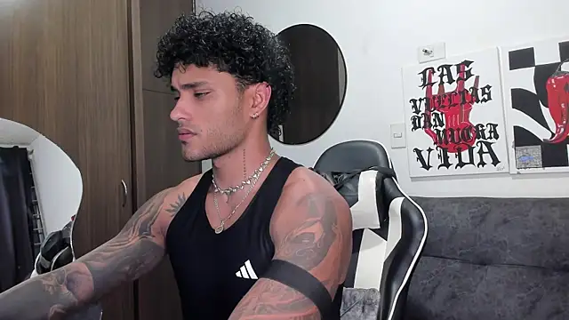 Snapshot of Alessandro_Vanni chatting on 17, 2, 2026 Alessandro Vanni online show from 17, 2, 2026