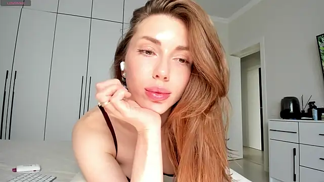  Miss Johansson  online show from 25, 4, 2026