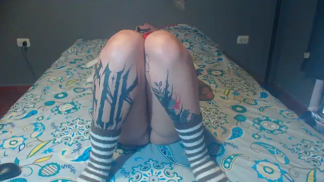 Snapshot of Tattoodreams_lucy chatting on 25, 4, 2026 Tattoodreams lucy online show from 25, 4, 2026