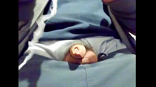 hairyuncut00 online show from 17, 3, 2026