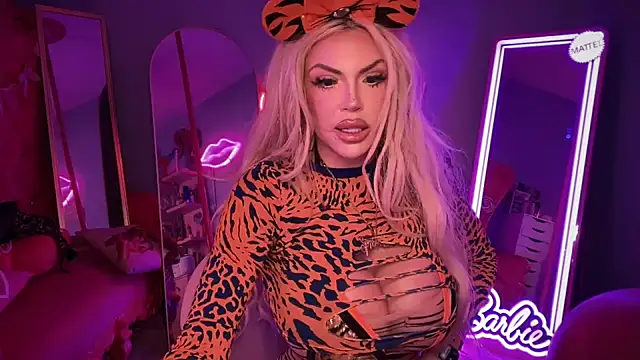 Snapshot of bimbotwerkqueen chatting on 1, 11, 2025 bimbotwerkqueen online show from 1, 11, 2025