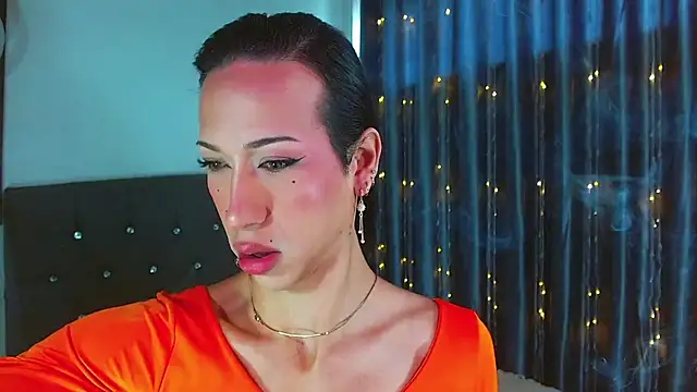 Kenisha Sweet online show from 3, 2, 2026