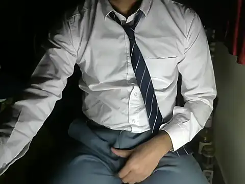 aloneboy1996 online show from 18, 12, 2025