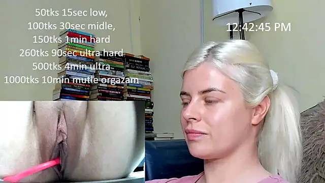 Snapshot of queenofthenighttt chatting on 17, 5, 2026 queenofthenighttt online show from 17, 5, 2026