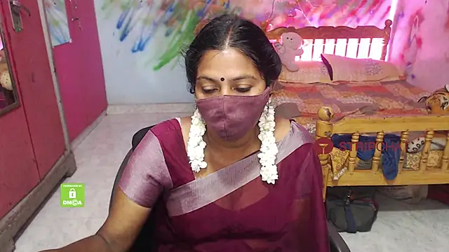 Snapshot of Novapol chatting on 5, 10, 2025 Novapol online show from 5, 10, 2025