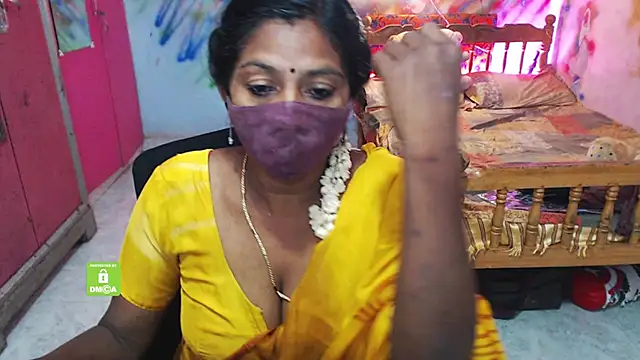 Snapshot of Novapol chatting on 13, 11, 2025 Novapol online show from 13, 11, 2025