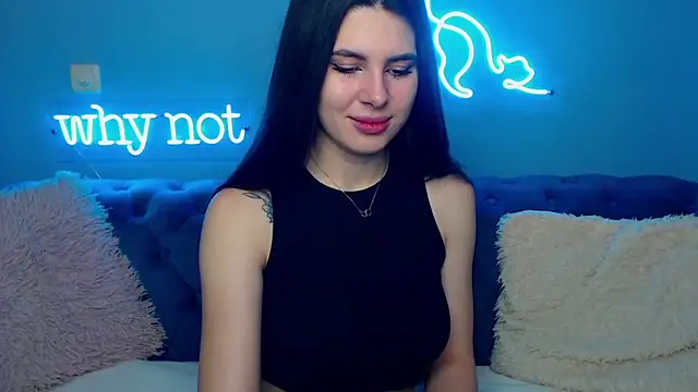 Snapshot of ViollinaLove chatting on 1, 2, 2025 ViollinaLove online show from 1, 2, 2025
