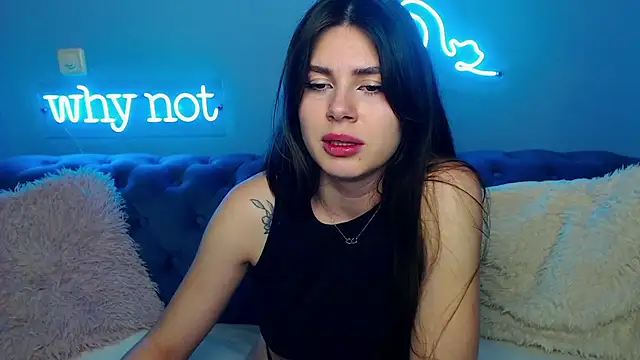 Snapshot of ViollinaLove chatting on 2, 3, 2025 ViollinaLove online show from 2, 3, 2025