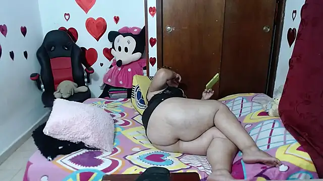 Snapshot of Britney-22 chatting on 19, 2, 2025 Britney-22 online show from 19, 2, 2025