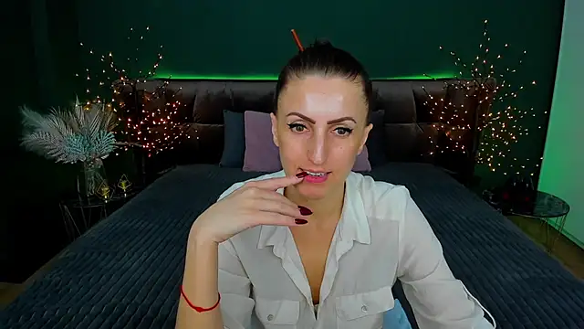 Rebecca Diamond online show from 17, 2, 2025