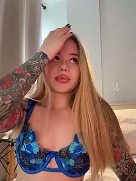 curchez  online show from 4, 12, 2025