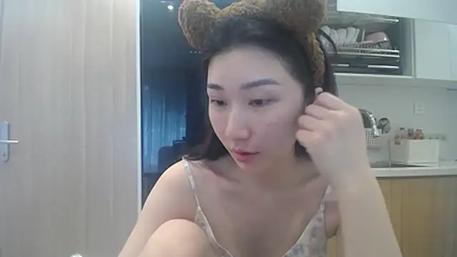Asiagirll online show from 19, 5, 2026