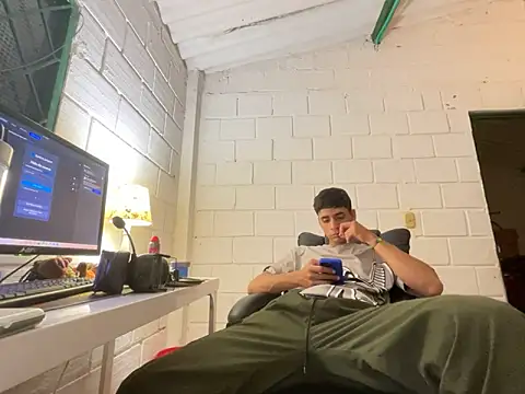 Max TheHorseDick online show from 4, 11, 2025