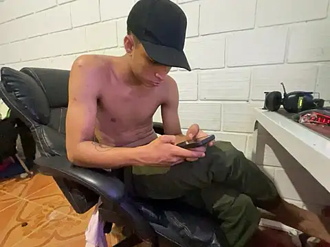 Max TheHorseDick online show from 12, 2, 2026