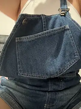 Snapshot of AiledSC chatting on 3, 10, 2025 AiledSC online show from 3, 10, 2025