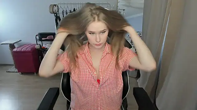 Snapshot of sexxy_potatoes chatting on 6, 10, 2025 sexxy potatoes online show from 6, 10, 2025