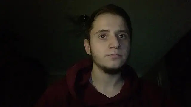 Snapshot of sweaticeboy chatting on 15, 12, 2025 sweaticeboy online show from 15, 12, 2025