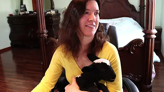 Snapshot of thornburyrose chatting on 3, 3, 2025 thornburyrose online show from 3, 3, 2025