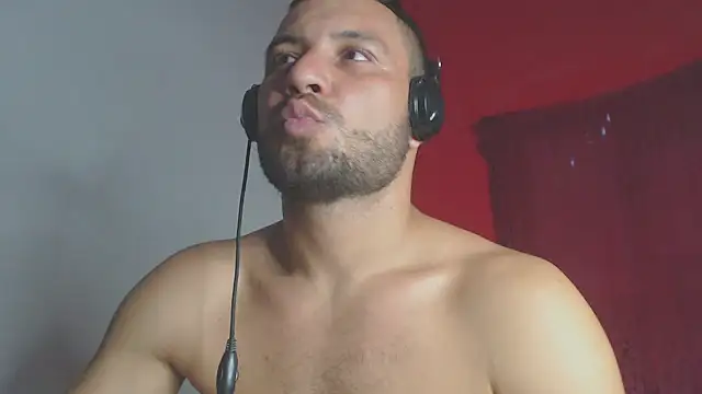 Snapshot of body_x29 chatting on 28, 12, 2024 body x29 online show from 28, 12, 2024