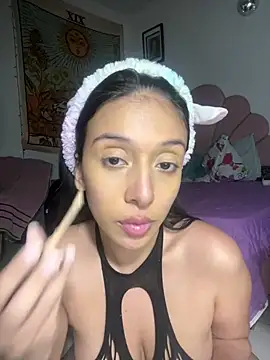 Snapshot of kiaraglam2 chatting on 19, 3, 2025 kiaraglam2 online show from 19, 3, 2025