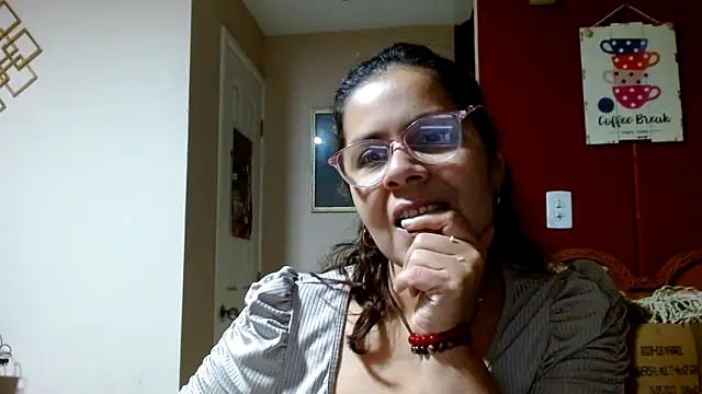 Snapshot of Sara_Brandon chatting on 29, 3, 2026 Sara Brandon online show from 29, 3, 2026
