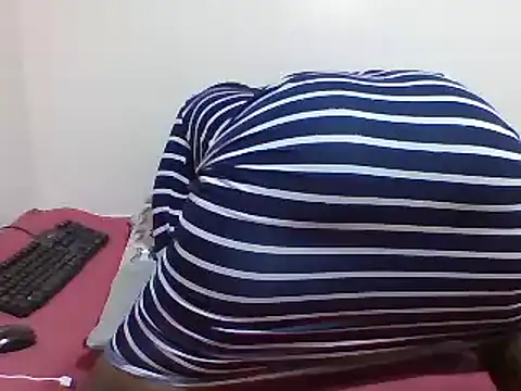 Snapshot of sweetelle09 chatting on 9, 2, 2025 sweetelle09 online show from 9, 2, 2025