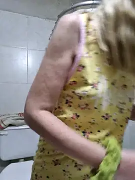 Snapshot of 1Sweetnina chatting on 4, 12, 2025 1Sweetnina online show from 4, 12, 2025