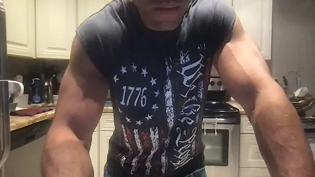 Snapshot of BigGuyMuscle chatting on 7, 2, 2025 BigGuyMuscle online show from 7, 2, 2025