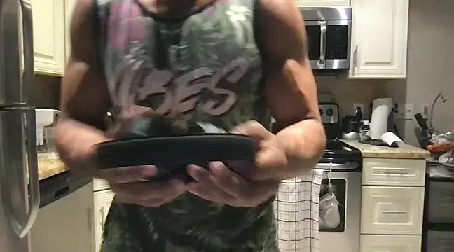 Snapshot of BigGuyMuscle chatting on 14, 2, 2025 BigGuyMuscle online show from 14, 2, 2025