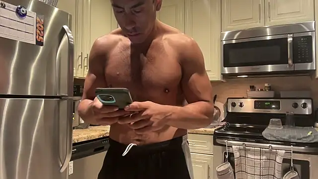 Snapshot of BigGuyMuscle chatting on 7, 3, 2025 BigGuyMuscle online show from 7, 3, 2025