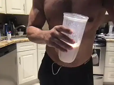 Snapshot of BigGuyMuscle chatting on 14, 3, 2025 BigGuyMuscle online show from 14, 3, 2025