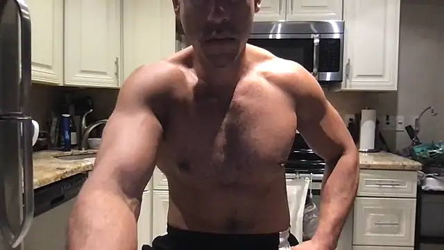 Snapshot of BigGuyMuscle chatting on 21, 3, 2025 BigGuyMuscle online show from 21, 3, 2025