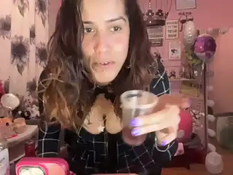 latinacubana online show from 4, 1, 2025