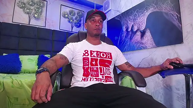 Snapshot of liam_howard chatting on 23, 12, 2024 liam howard online show from 23, 12, 2024